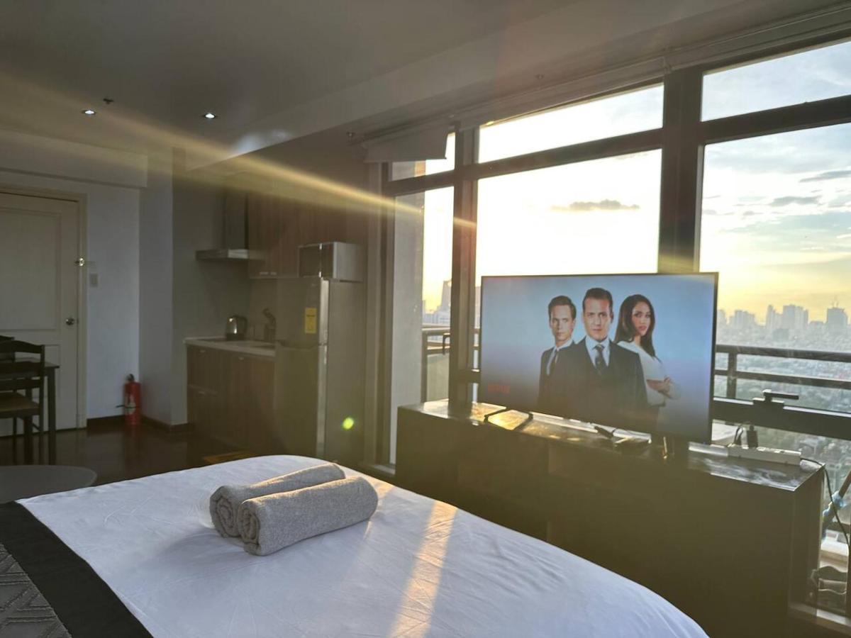 Homestyle Rare Find Corner With 2 Balconies In The Gramercy Residences Apartment Manila