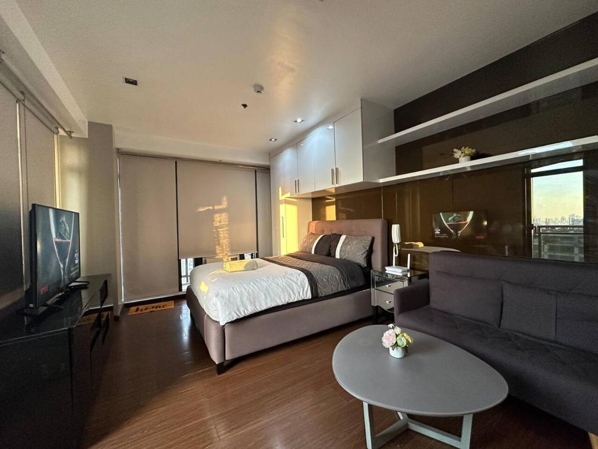 Apartment Homestyle Rare Find Corner With 2 Balconies In The Gramercy Residences