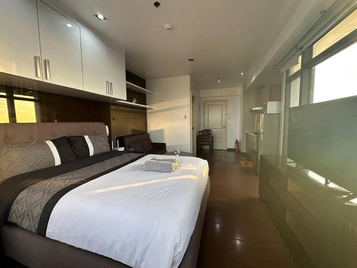 Homestyle Rare Find Corner With 2 Balconies In The Gramercy Residences * Manila