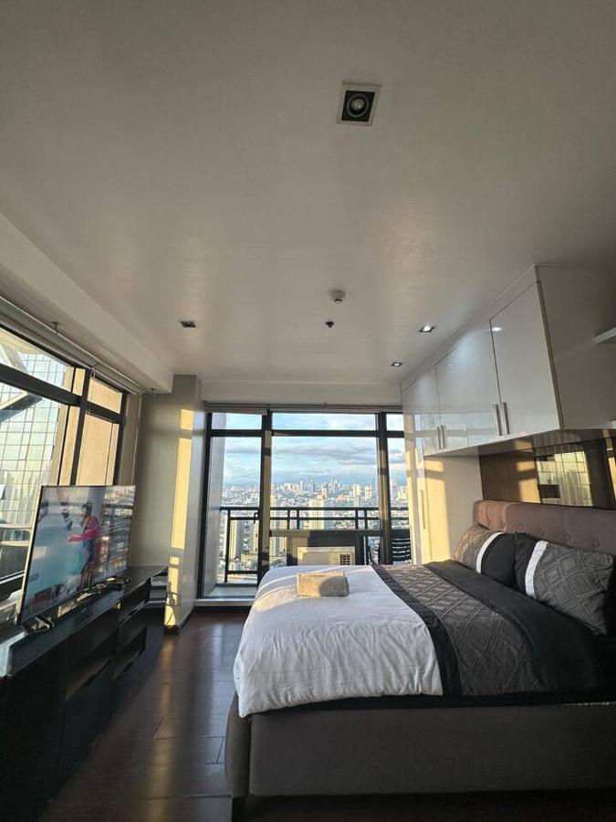 Apartment Homestyle Rare Find Corner With 2 Balconies In The Gramercy Residences