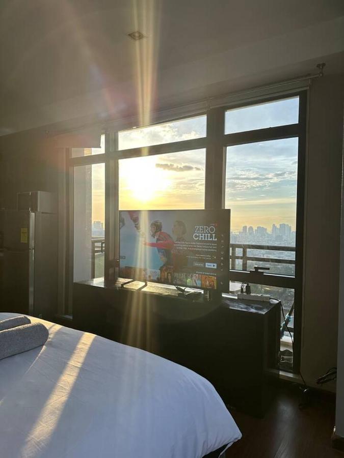Homestyle Rare Find Corner With 2 Balconies In The Gramercy Residences Apartment Manila