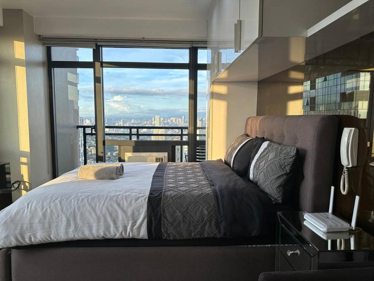 Homestyle Rare Find Corner With 2 Balconies In The Gramercy Residences * Manila