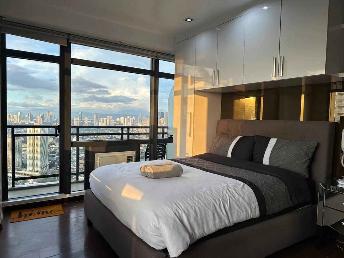 Homestyle Rare Find Corner With 2 Balconies In The Gramercy Residences Apartment *