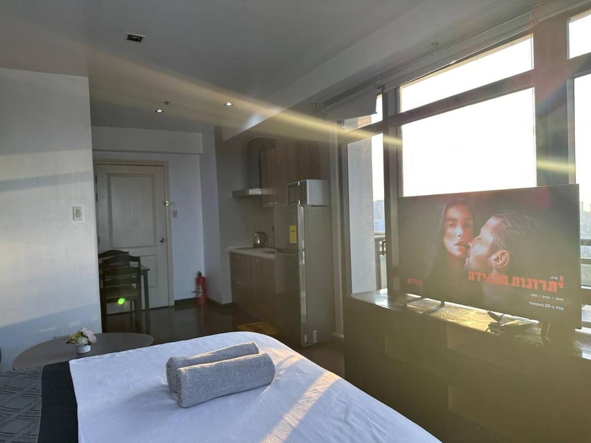Homestyle Rare Find Corner With 2 Balconies In The Gramercy Residences Manila