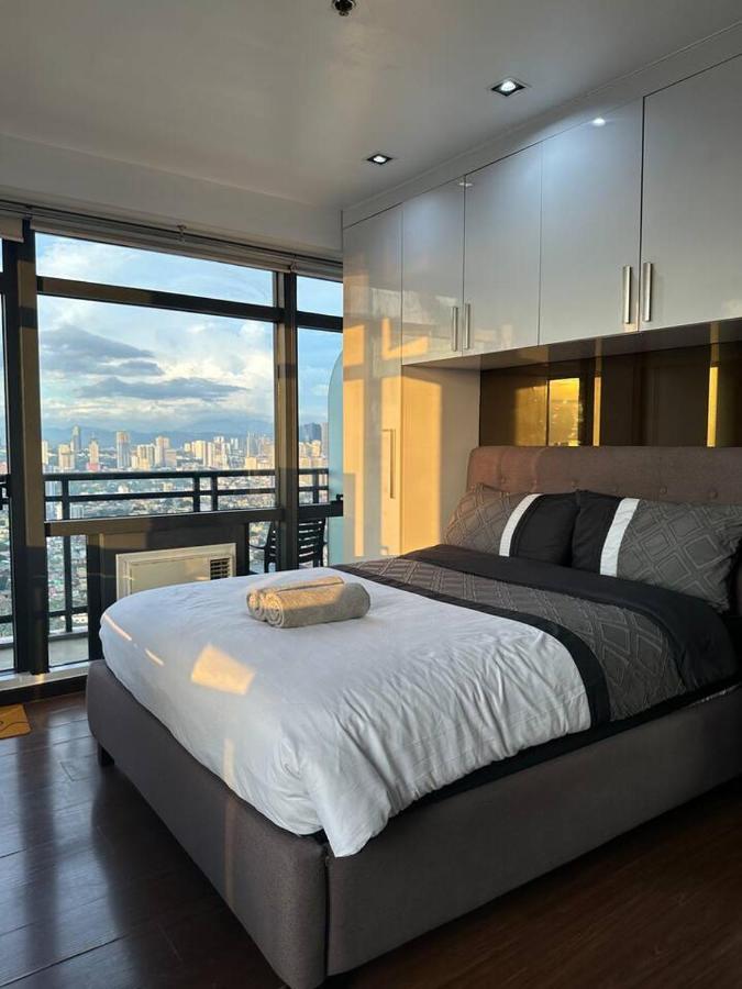Homestyle Rare Find Corner With 2 Balconies In The Gramercy Residences Apartment
